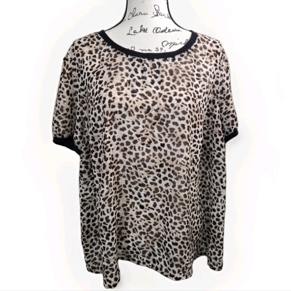 Torrid Women's‎ 2X Tan Black Animal Print Short Sleeves Layering Top Lightweight